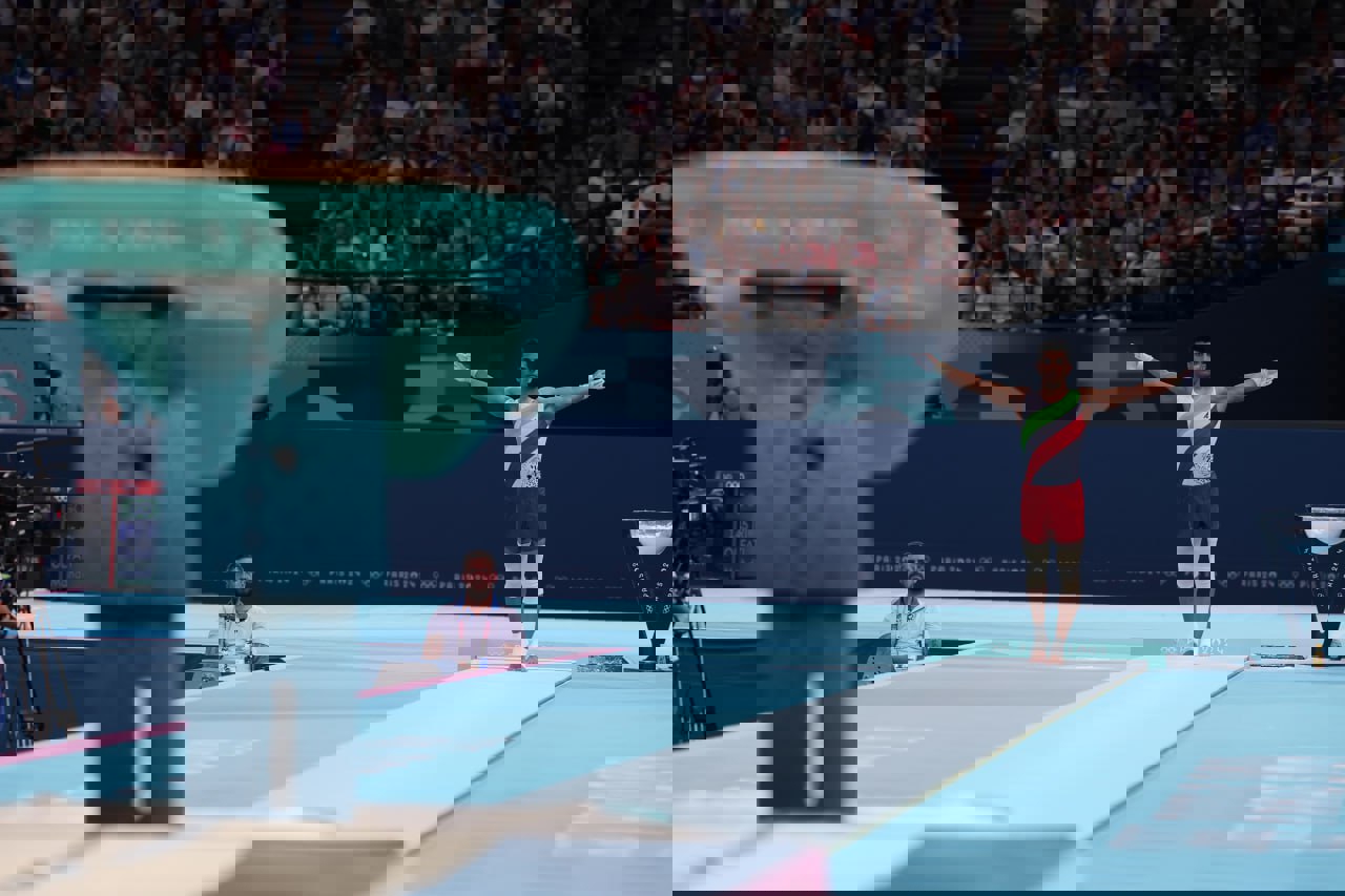 2063118