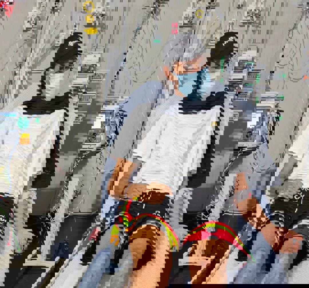 2063318