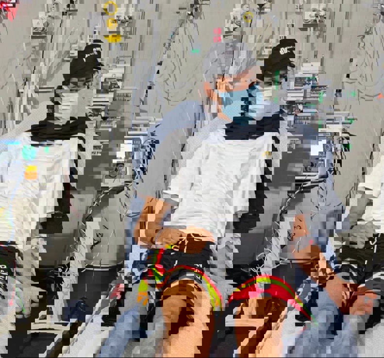 2063318