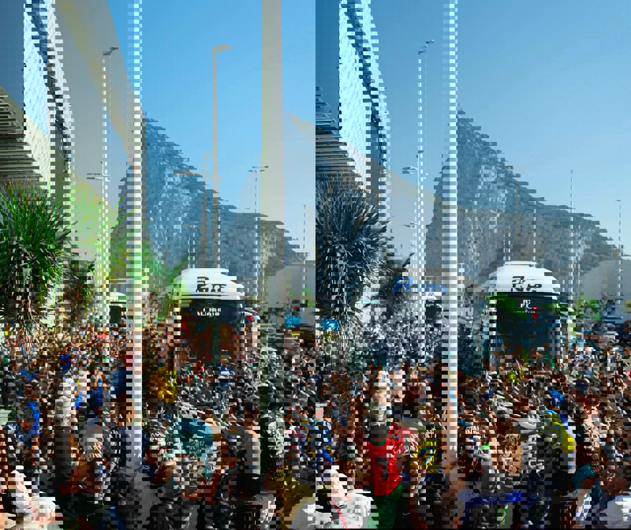 2063306