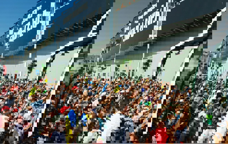 2063305