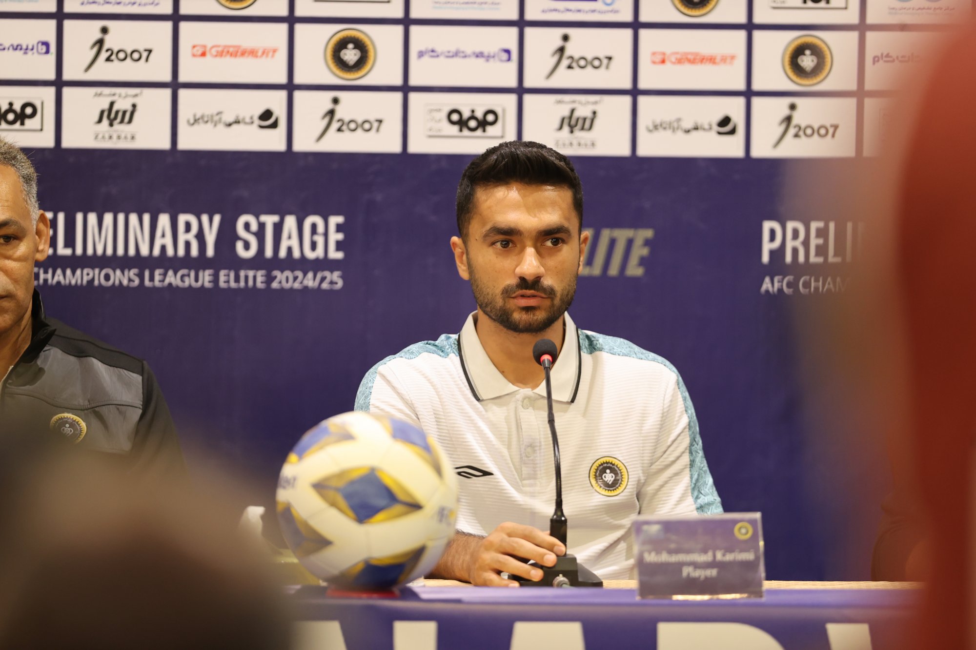 کریمی: از من نظر بخواهند به خودشان می‌گویم؛ / عصبانیت کاپیتان سپاهان از یک سوال در میکسدزون