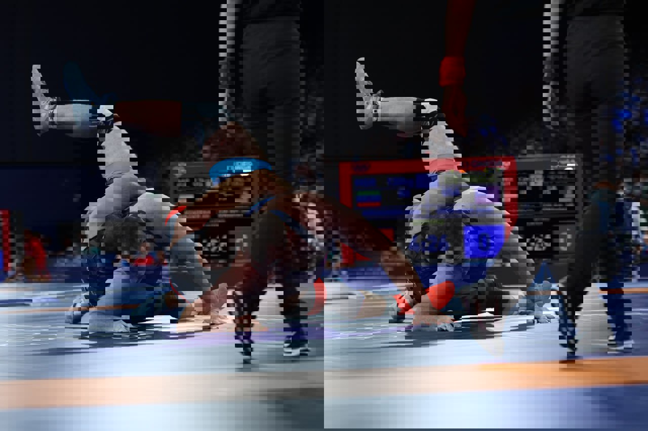 2063587