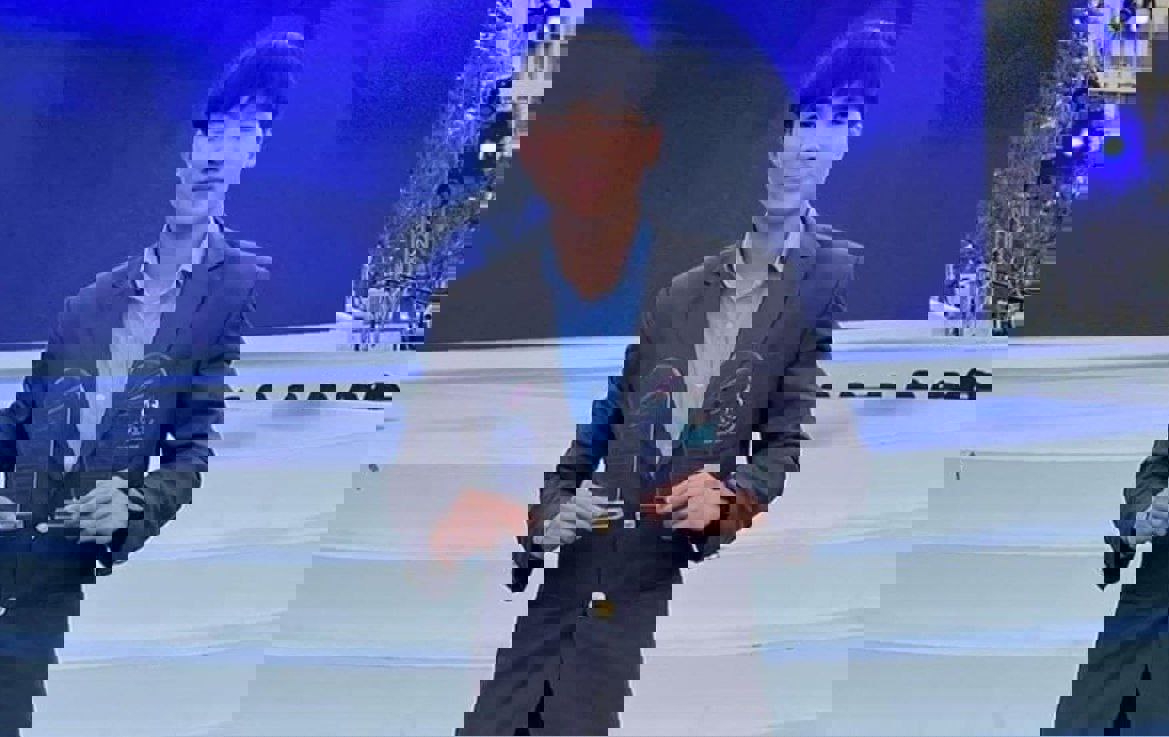 2063621