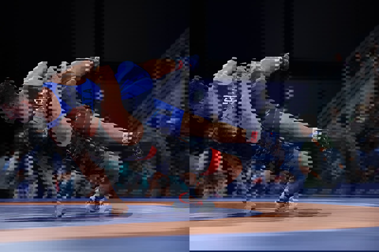 2063649