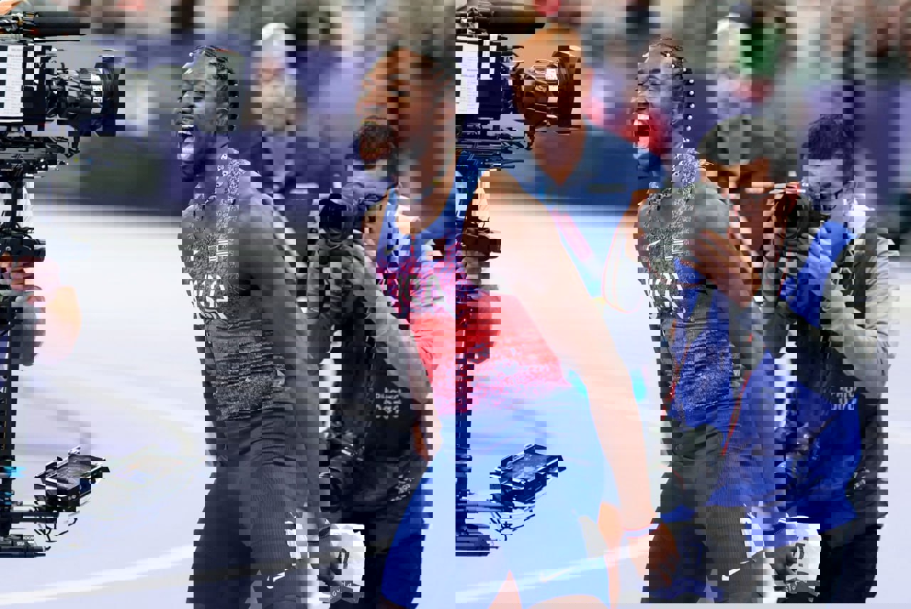 2063702