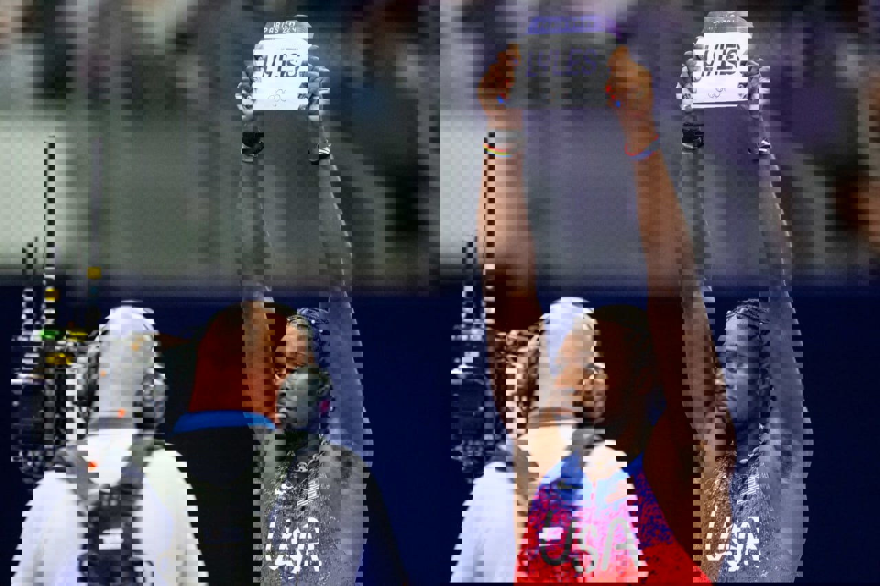 2063699