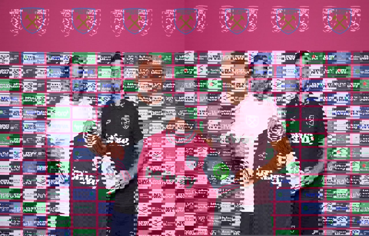 2063736