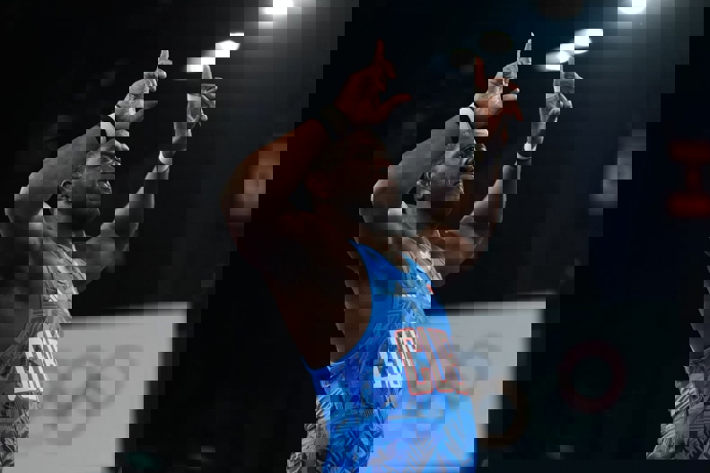 2063906