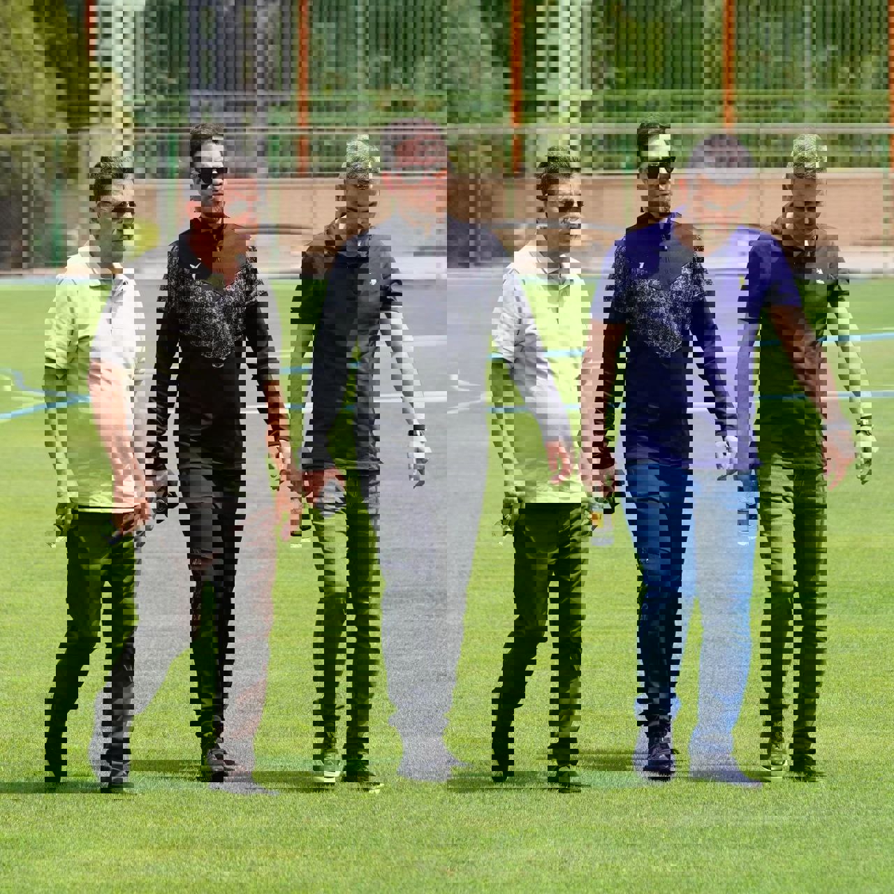 2063982