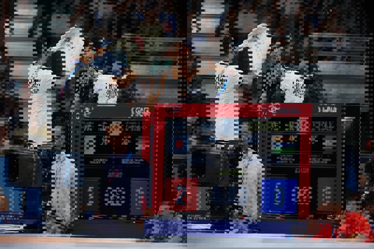 2063976