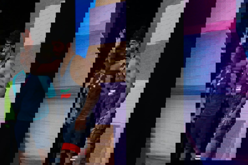 2063993