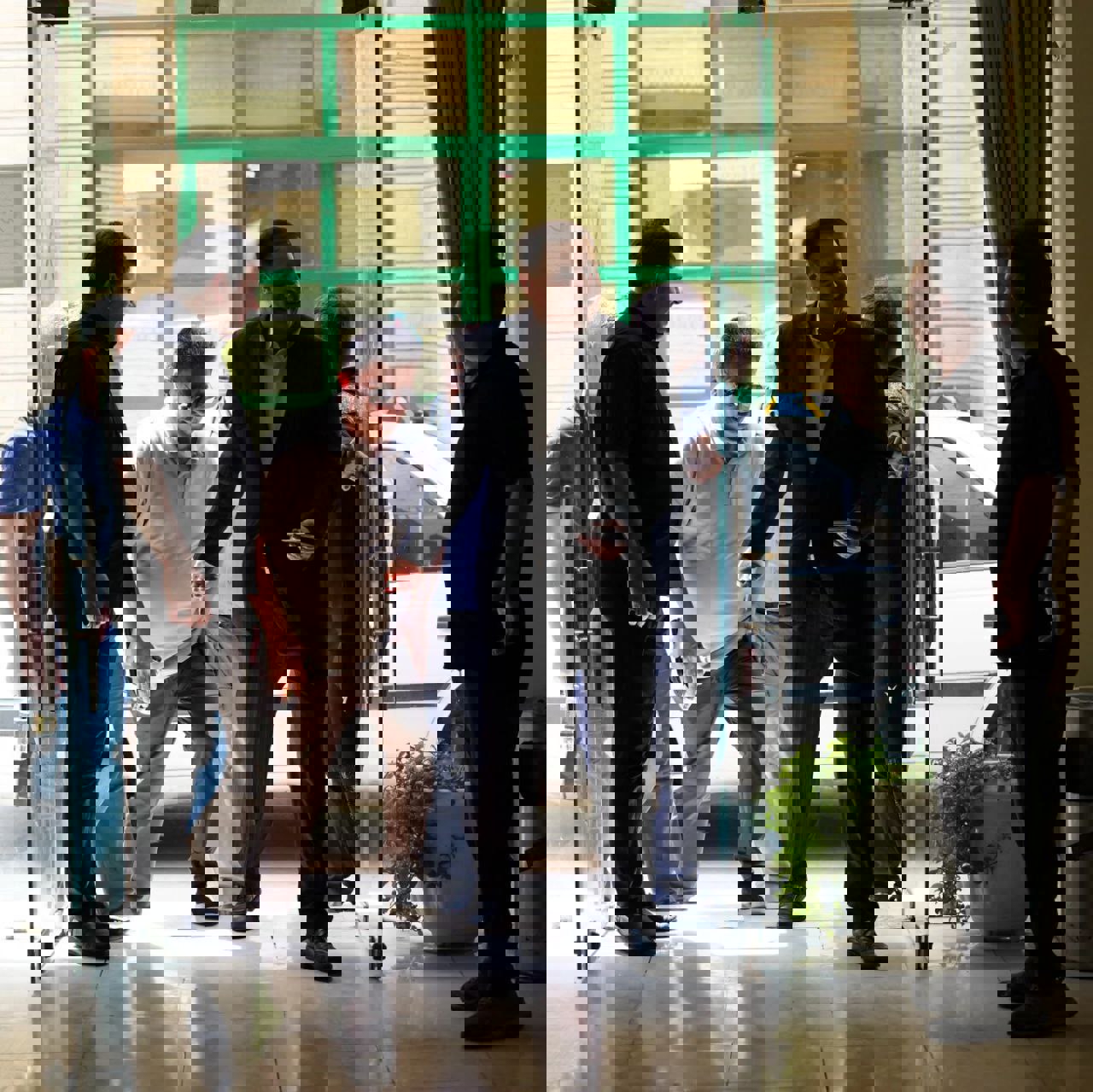2063983