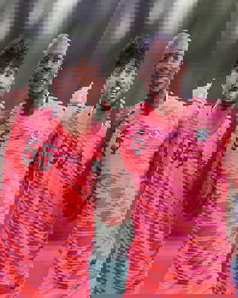 2063999
