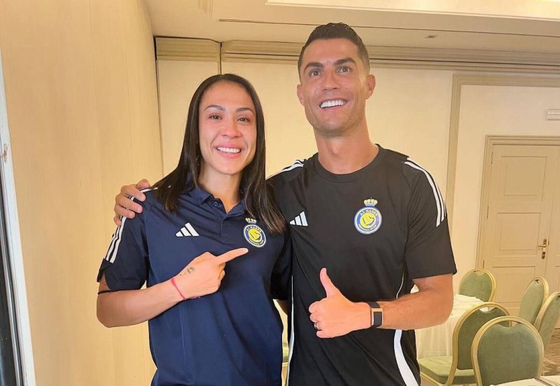 اشکهای بازیکن جدید النصر بعد از دیدن رونالدو!