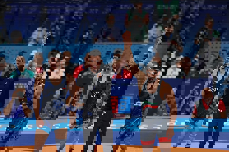 2064208
