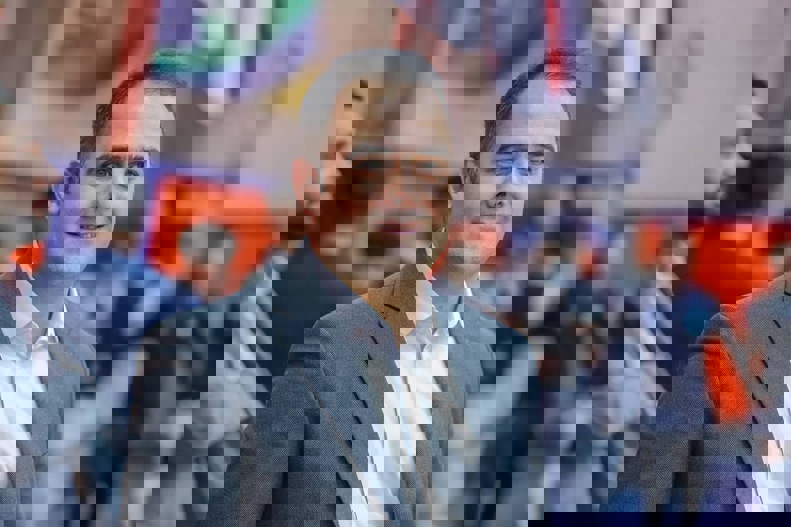 2064132