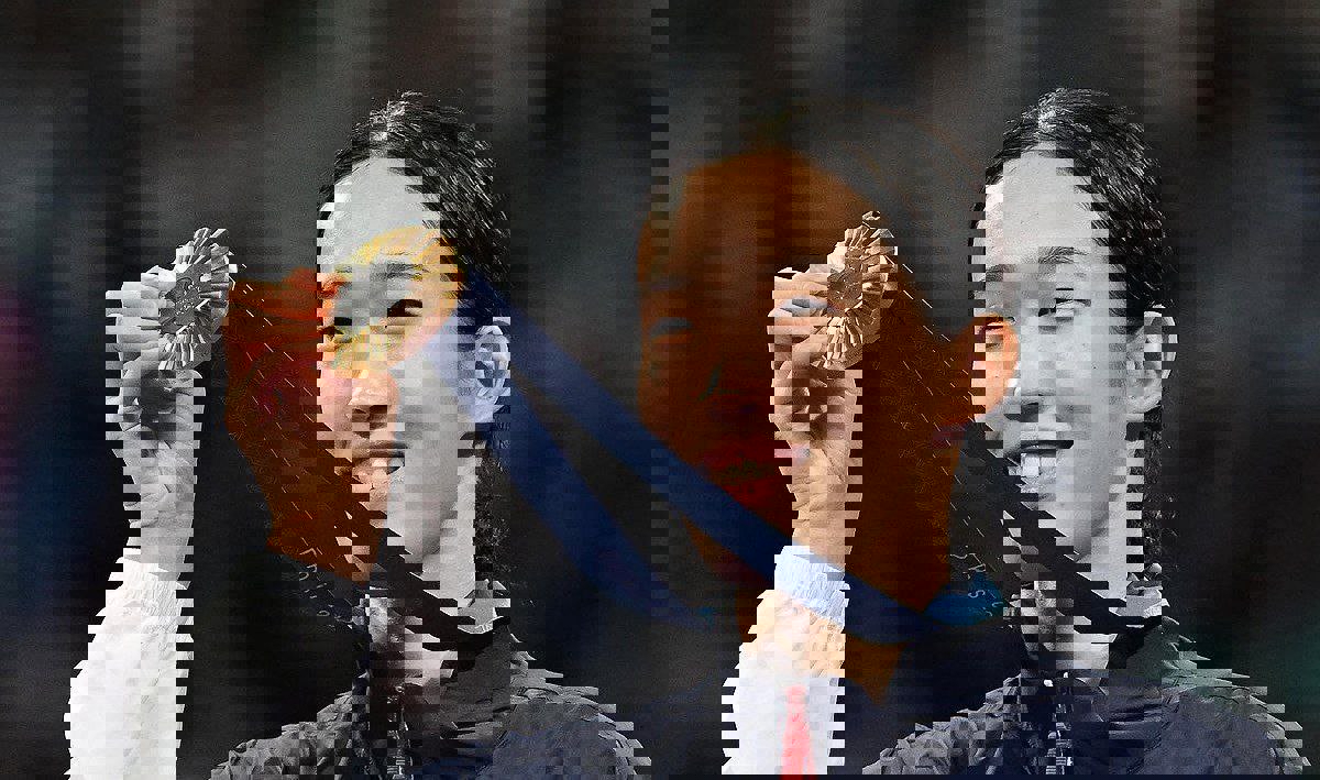 2065561