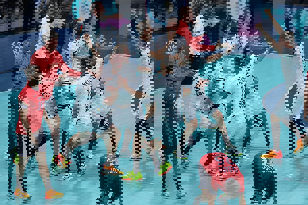 2065796