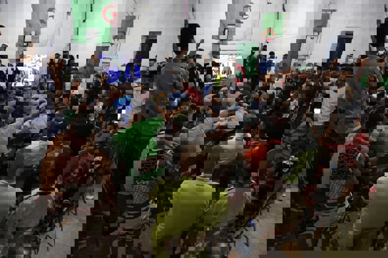 2065946