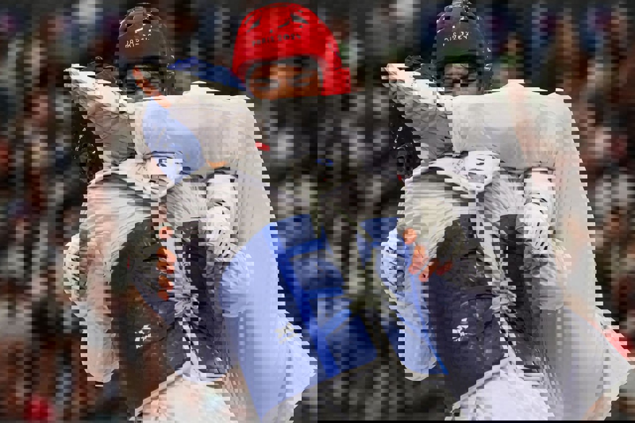 2066098