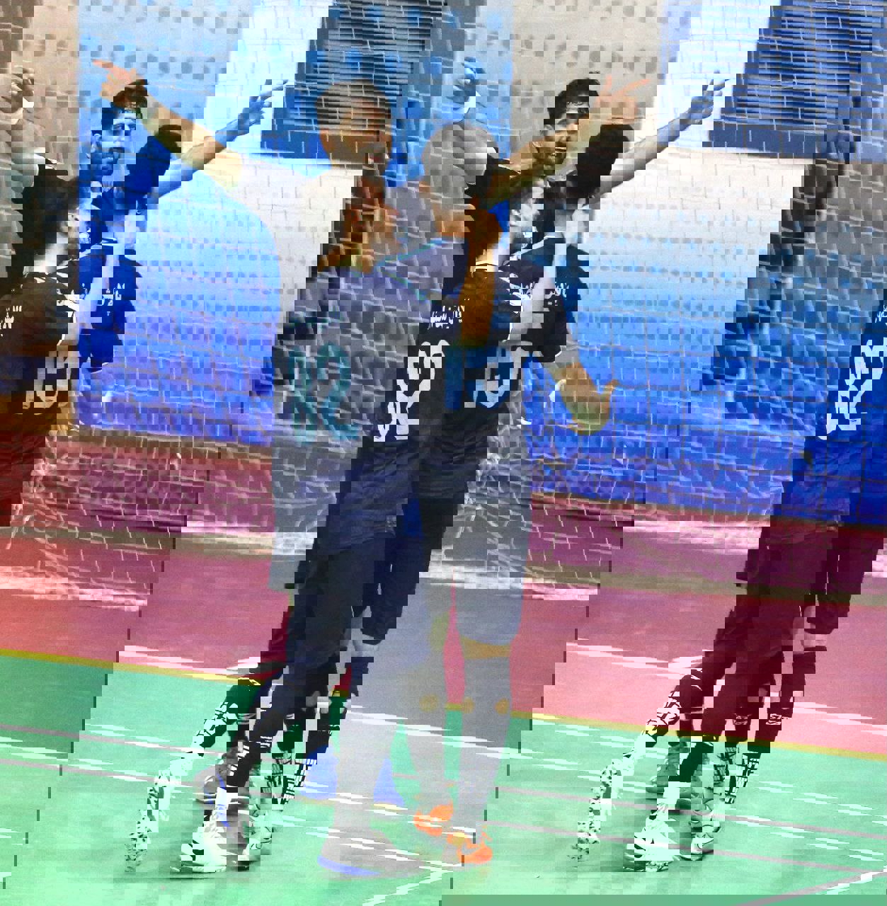 2066189
