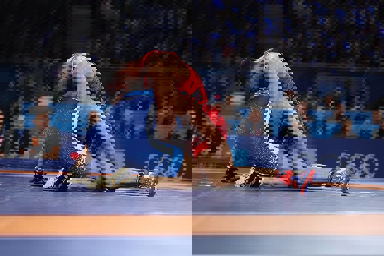 2066136