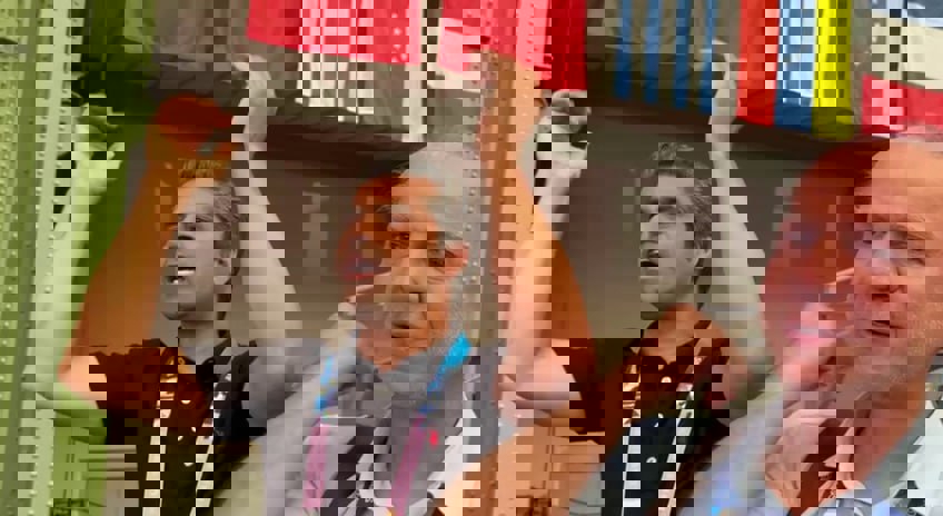 2066293