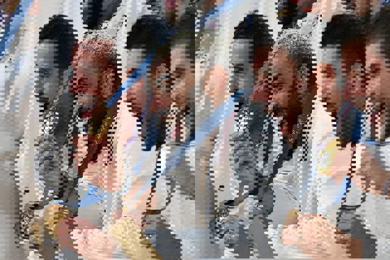2066356