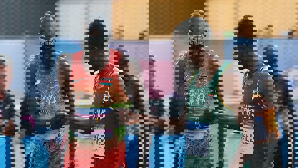 2066371
