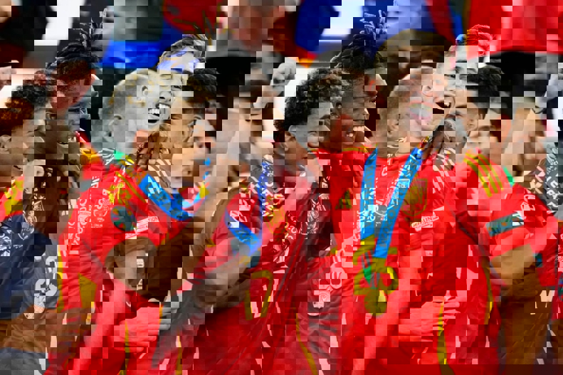2066929