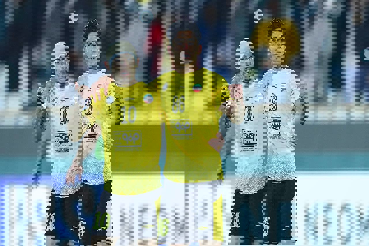 2067218