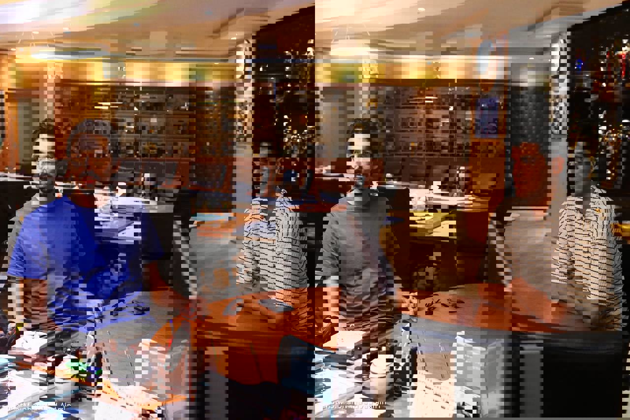 2067596