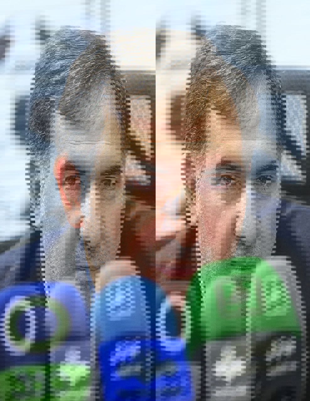 2068037