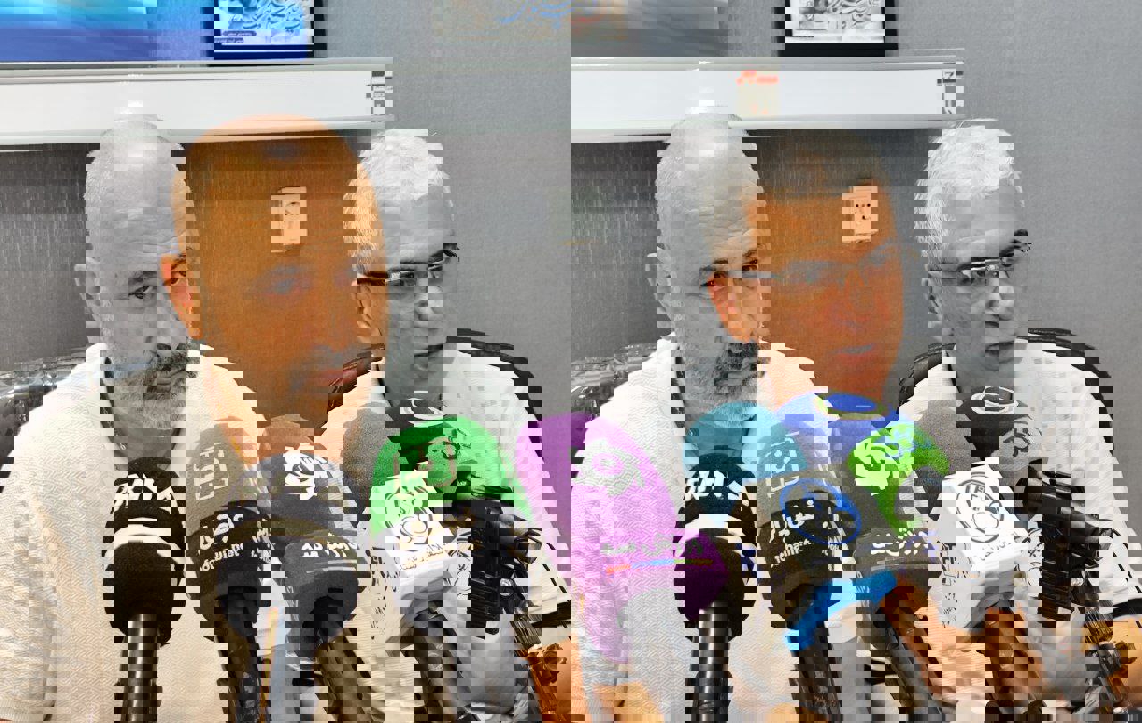 2068047