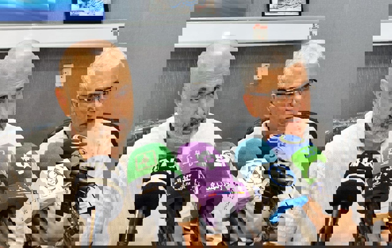 2068047