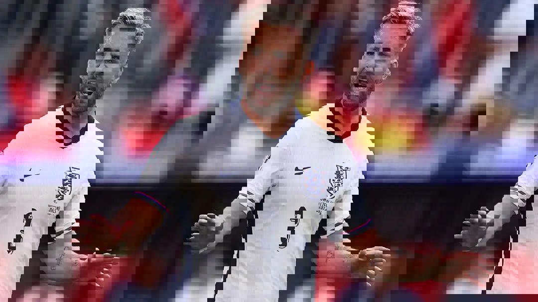 2068093