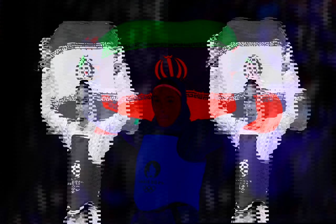 2068370