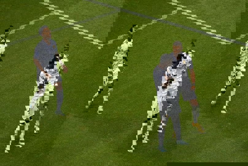 2068374