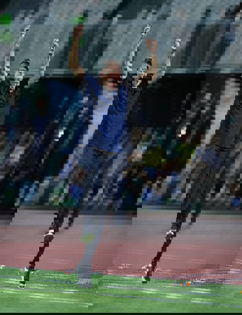 2068563