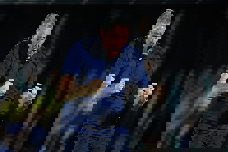 2068562