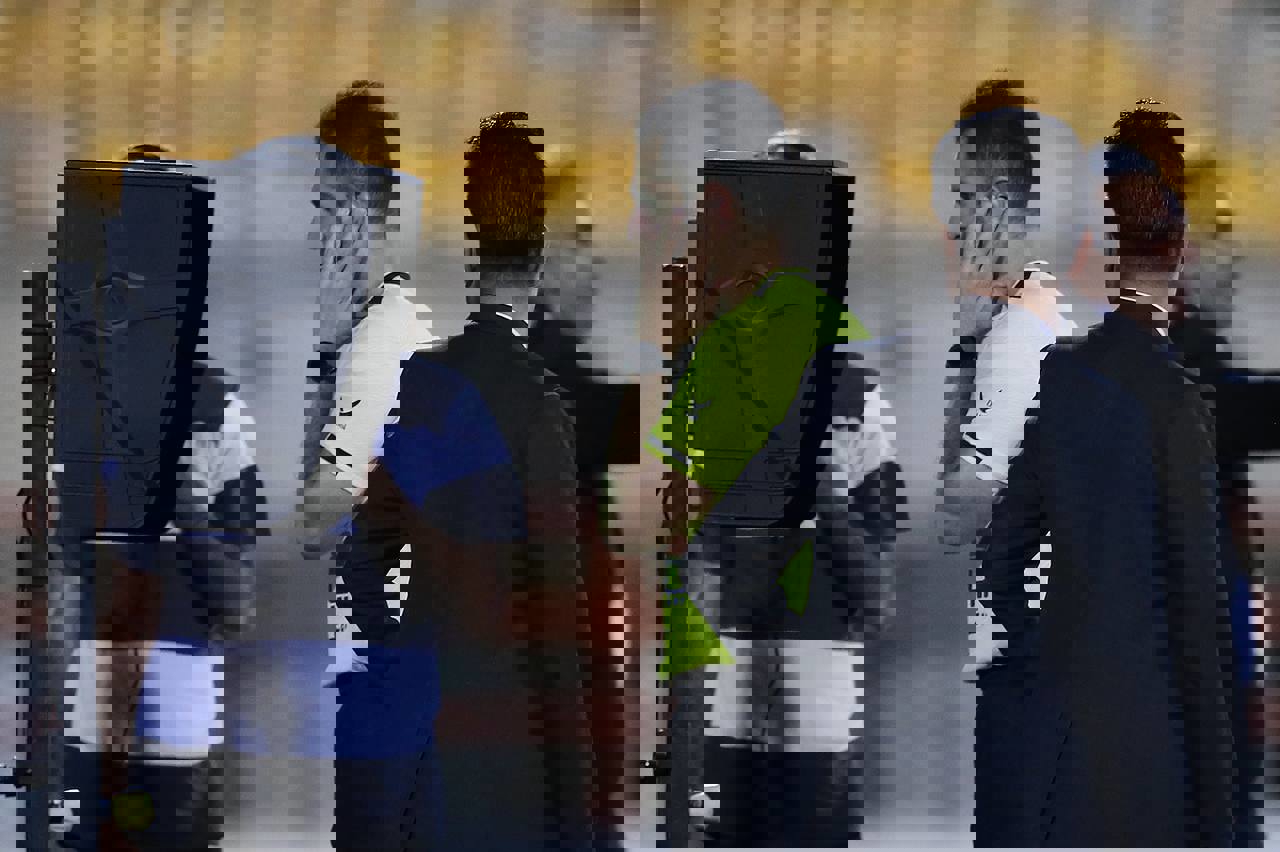 2069118