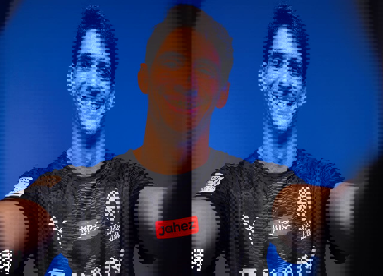 2068721