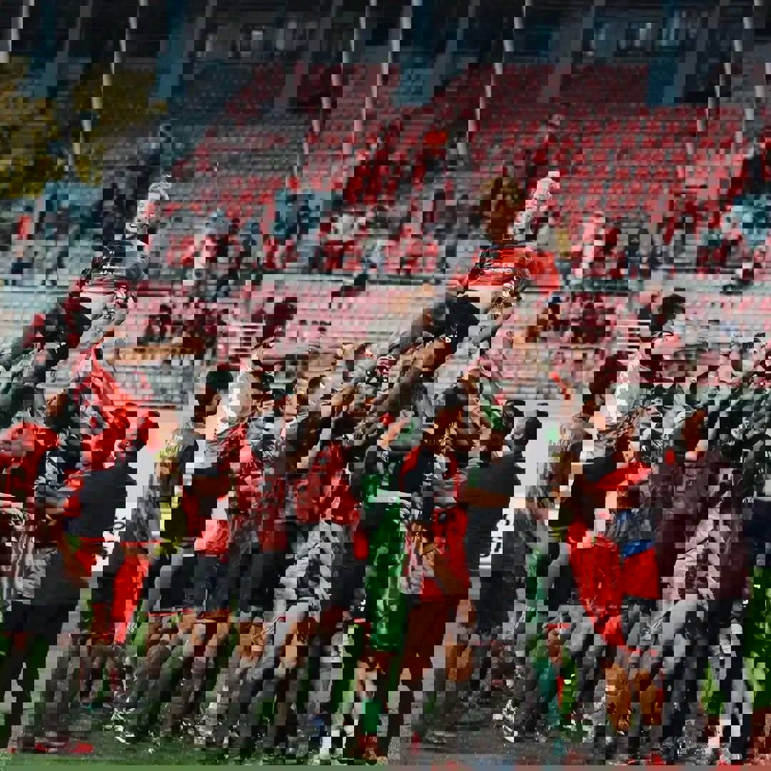 2068824