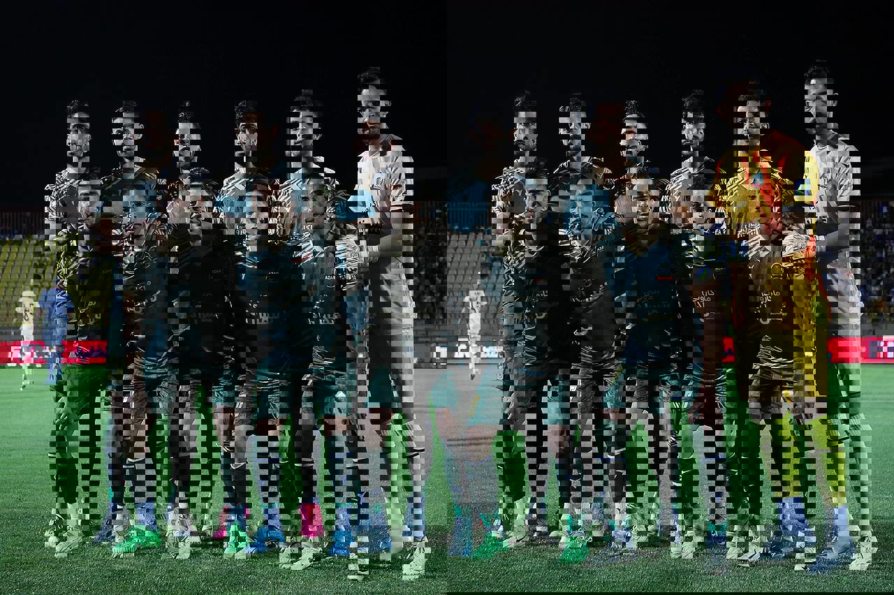 2068957