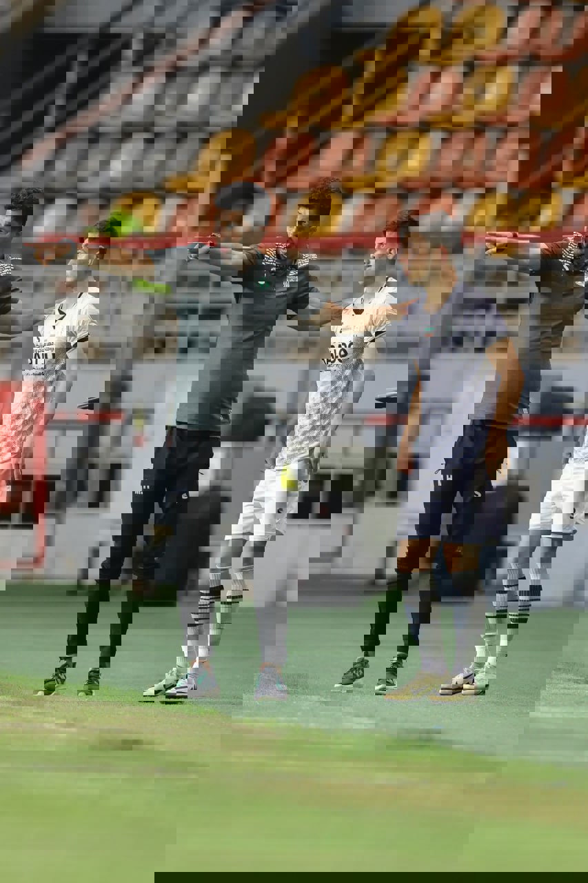 2069744