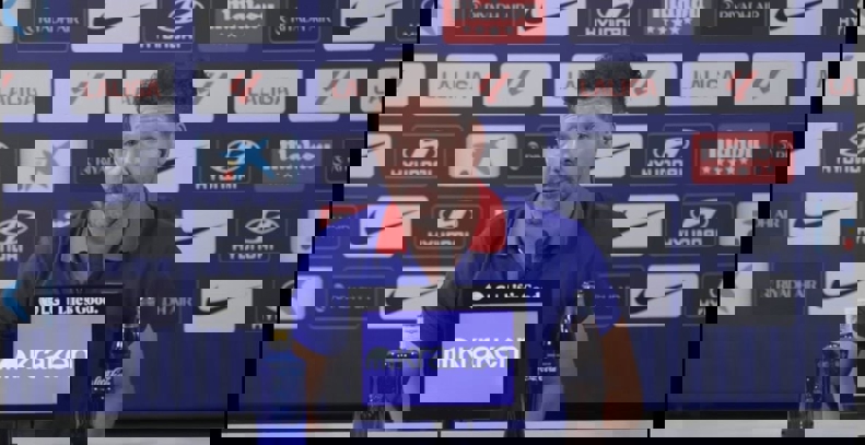 2069823
