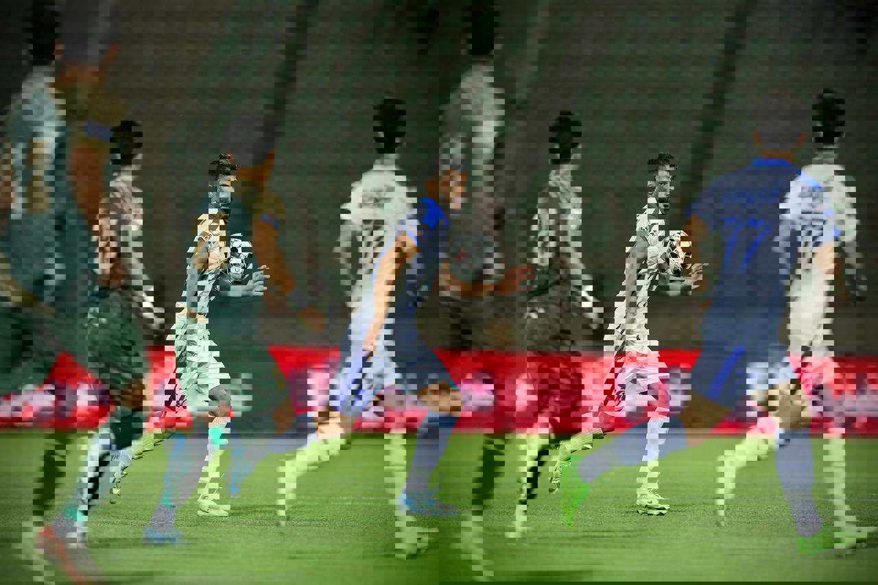 2069818