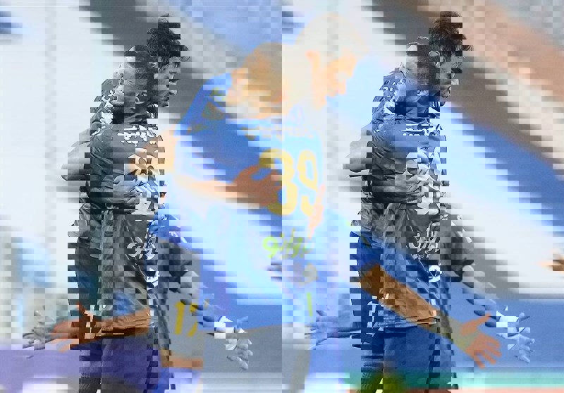 2069994