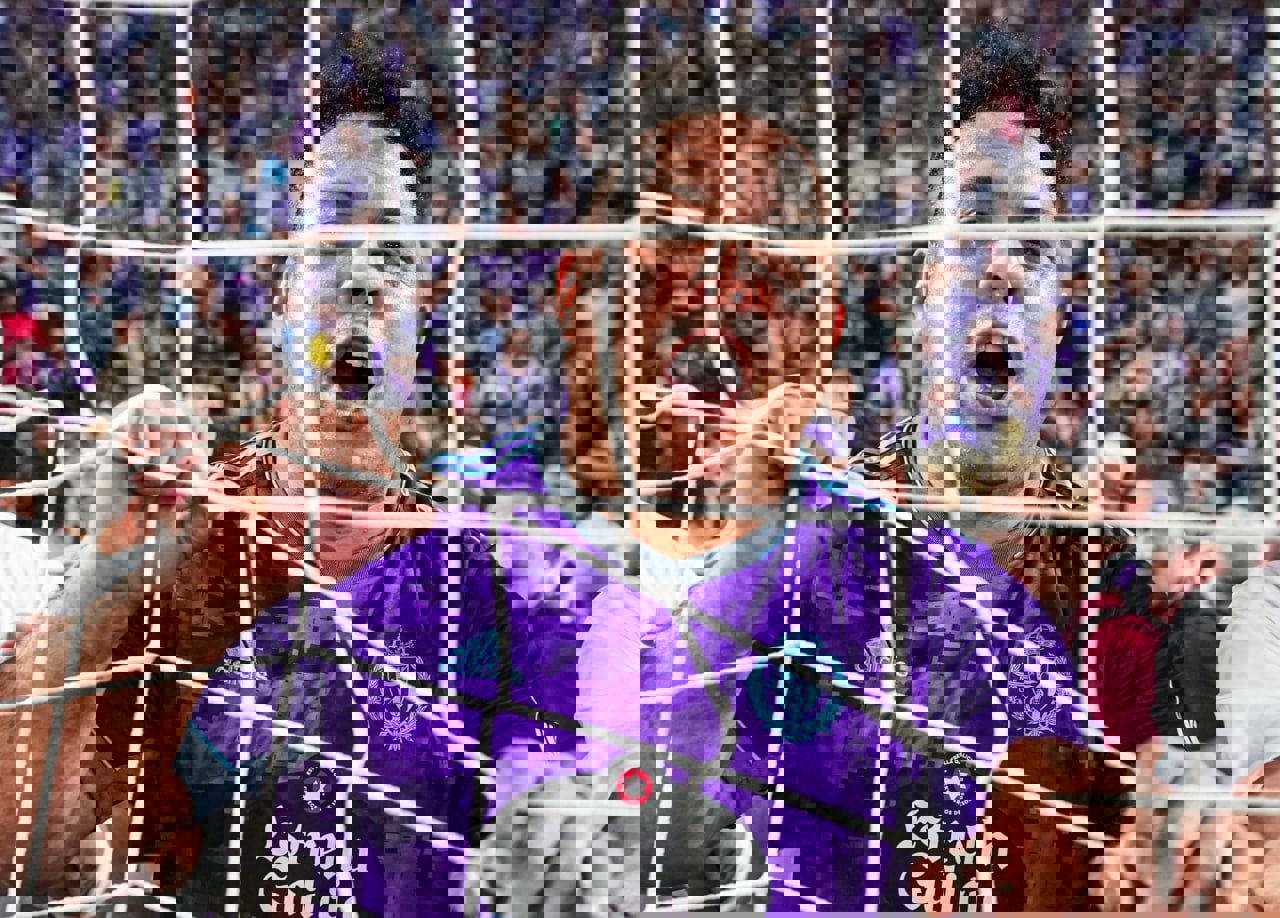 2069944